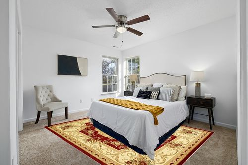 Unique Loom Versailles Collection Traditional Classic Floral Motif Area Rug (8' 0 x 10' 0 Rectangular, Burgundy/ Ivory) in White and Yellow Modern Bedroom