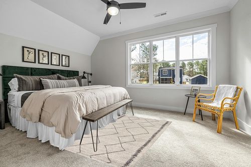 JONATHAN Y MOH203B-5 Zaina Moroccan Beni Souk Indoor Farmhouse Area-Rug Bohemian Minimalistic Geometric Easy-Cleaning Bedroom Kitchen Living Room Non Shedding, 5 X 8, Cream,Gray in Grey Traditional Bedroom with King Bed