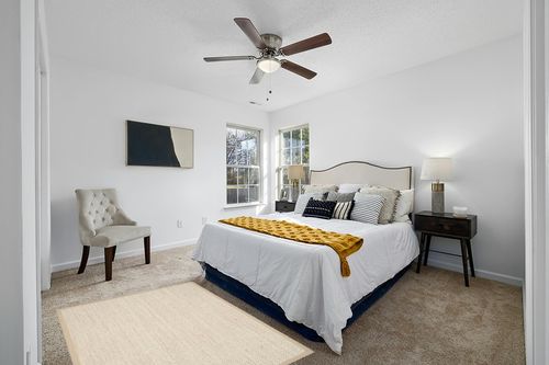 SAFAVIEH Natural Fiber Collection 4' x 6' Marble / Linen NF143B Border Sisal Area Rug in White and Yellow Modern Bedroom