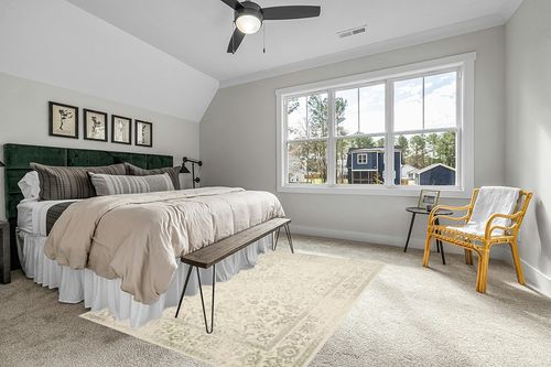 SAFAVIEH Adirondack Collection Area Rug - 6' x 9', Ivory & Sage, Oriental Distressed Design, Non-Shedding & Easy Care, Ideal for High Traffic Areas in Living Room, Bedroom (ADR109V) in Grey Traditional Bedroom with King Bed