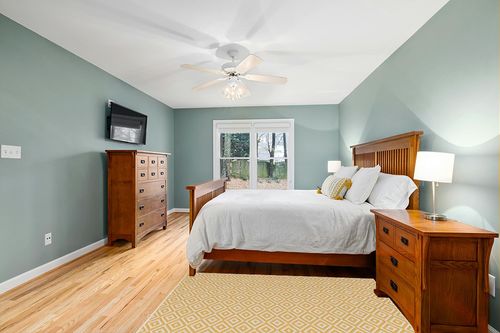 Unique Loom Outdoor Collection Area Rug - Costa Rica (4' 1' x 6' 1' Rectangle, Yellow Ivory/ Ivory) in Teal and Orange Wood Bedroom