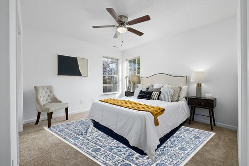 SAFAVIEH Brentwood Collection Area Rug - 8' x 10', Navy & Light Grey, Medallion Distressed Design, Non-Shedding & Easy Care, Ideal for High Traffic Areas in Living Room, Bedroom (BNT832M) in White and Yellow Modern Bedroom