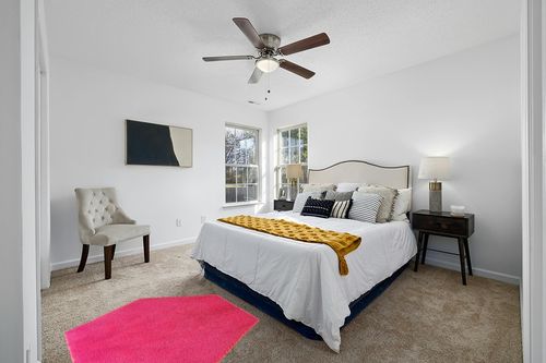 junovo Ultra Soft Rug in White and Yellow Modern Bedroom