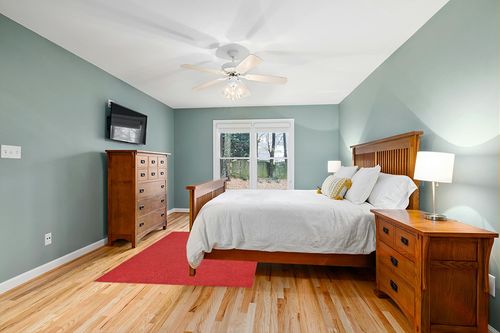 Garland Rug Skyline Shag 5 Ft. x 7 Ft. Area Rug Chili Red in Teal and Orange Wood Bedroom