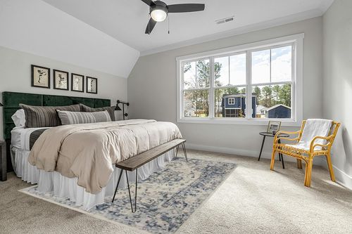 SAFAVIEH Charleston Collection Area Rug - 8' x 10', Ivory & Navy, Oriental Distressed Design, Non-Shedding & Easy Care, Ideal for High Traffic Areas in Living Room, Bedroom (CHL411A) in Grey Traditional Bedroom with King Bed