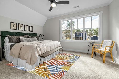 JONATHAN Y AMC100B-8 Tropics Palm Leaves Indoor Outdoor Area-Rug Bohemian Floral Easy-Cleaning High Traffic Bedroom Kitchen Backyard Patio Porch Non Shedding, 8 X 10, Cream/Orange in Grey Traditional Bedroom with King Bed