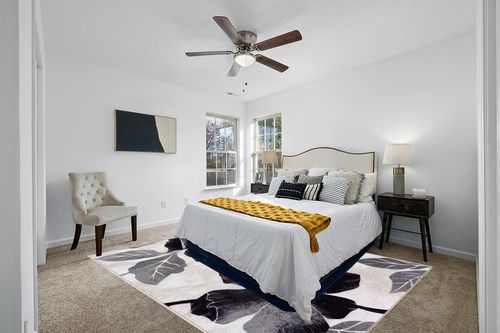 CAMILSON Solana Modern Floral 7'10" x 10'3" Area Rugs Non-Skid (Non-Slip) Rubber Backing Black - Gray Flowers Indoor Rug (8x10, Black Grey) in White and Yellow Modern Bedroom
