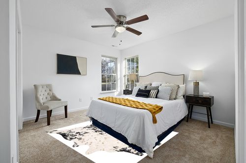 nuLOOM Iraida Contemporary Faux Cowhide Area Rug, 5' x 6' 7", Black in White and Yellow Modern Bedroom
