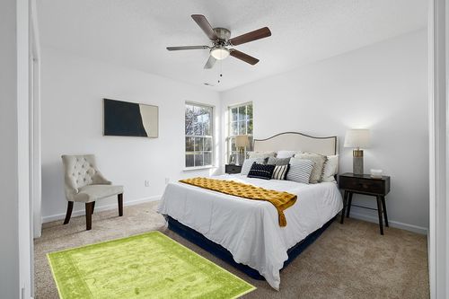 Unique Loom La Jolla Collection Farmhouse, Contemporary, Botanical, Traditional, Vintage Area Rug, 4 ft 0 x 6 ft 1 Rectangular, Light Green/Green in White and Yellow Modern Bedroom