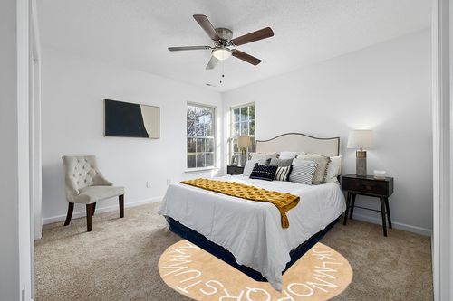 nuLOOM Kids Washable Round Alphabet Area Rug, 6' Round, Beige in White and Yellow Modern Bedroom