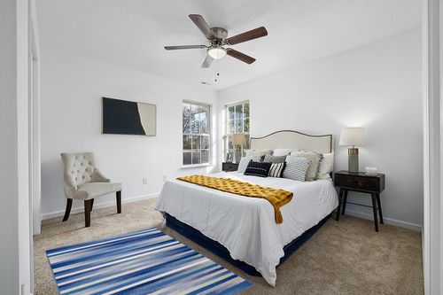 HomeRoots 4' X 6' Blue and White Striped Dhurrie Area Rug in White and Yellow Modern Bedroom