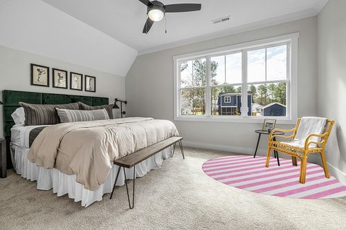 Addison Rugs Chantille ACN528 Pink 8' x 8 Indoor Outdoor Round Area Rug, Stain Resistant, Machine Washable, Non Shedding, Bedroom, Living Room, Dining Room, Kitchen Rug in Grey Traditional Bedroom with King Bed