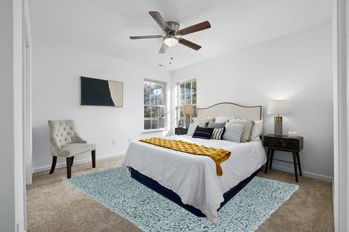 Mark&Day Area Rugs, 8x10 Abraham Modern Shag Teal Area Rug, Blue Carpet for Living Room, Bedroom or Kitchen (7'10" x 10') in White and Yellow Modern Bedroom