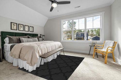 Garland Rug Quatro 6 ft. x 9 ft. Area Rug Black in Grey Traditional Bedroom with King Bed