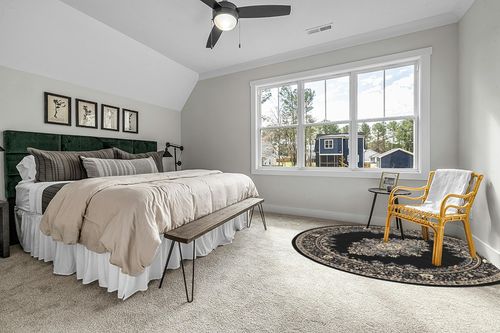 Unique Loom Reza Collection Traditional Persian Style Area Rug, 8' 0" x 8' 0", Black/Beige in Grey Traditional Bedroom with King Bed