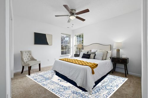 JONATHAN Y BMF107A-8 Inigo Cottage Medallion Indoor Area-Rug Bohemian Vintage Floral Easy-Cleaning High Traffic Bedroom Kitchen Living Room Non Shedding, 8 ft x 10 ft, Blue in White and Yellow Modern Bedroom