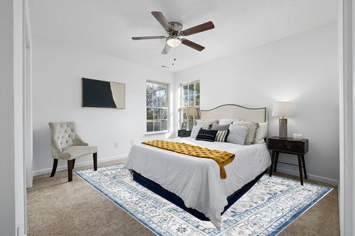 SAFAVIEH Brentwood Collection Area Rug - 9' x 12', Light Grey & Blue, Medallion Distressed Design, Non-Shedding & Easy Care, Ideal for High Traffic Areas in Living Room, Bedroom (BNT851G) in White and Yellow Modern Bedroom