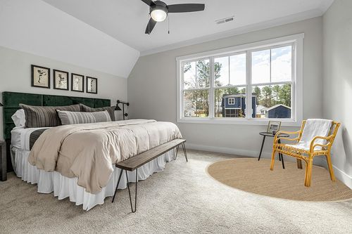 Deschamps Natural/Ivory Area Rug Union Rustic Rug Size: Round 8' in Grey Traditional Bedroom with King Bed