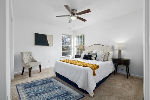 HomeRoots 4' X 6' Navy Blue Power Loom Area Rug in White and Yellow Modern Bedroom