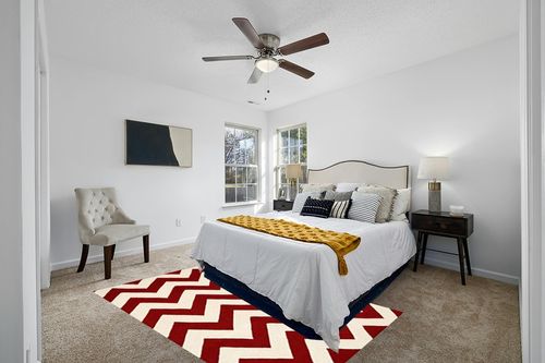 SAFAVIEH Chatham Collection Area Rug - 5' x 8', Red & Ivory, Handmade Chevron Wool, Ideal for High Traffic Areas in Living Room, Bedroom (CHT715G) in White and Yellow Modern Bedroom