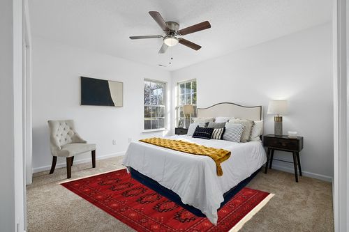 Unique Loom Tekke Collection Over-Dyed Saturated Traditional Torkaman Area Rug, 6 ft 0 in x 9 ft 0 in, Red/Black in White and Yellow Modern Bedroom