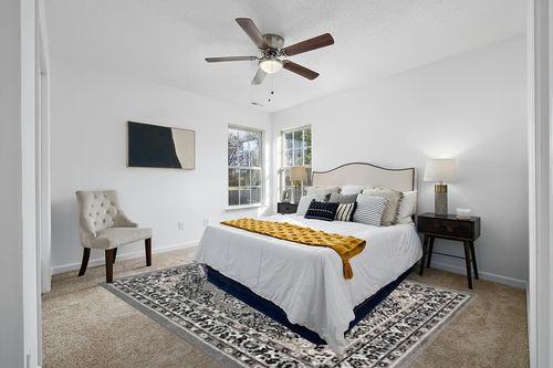 Antep Rugs Oriental 8x10 Traditional Medallion Indoor Area Rug Siesta (Gray Beige, 7'10" x 10') in White and Yellow Modern Bedroom