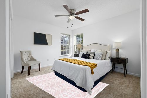 Safavieh Augustine Collection Area Rug - 5' x 7'7", Pink & Ivory, Moroccan Boho Rustic Fringe Design, Non-Shedding & Easy Care, Ideal for High Traffic Areas in Living Room, Bedroom (AGT847U) in White and Yellow Modern Bedroom