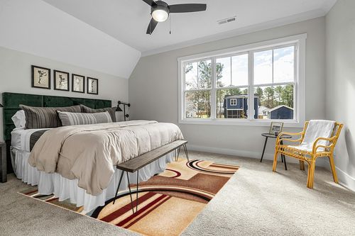Well Woven Deco Rings Ivory Geometric Modern Casual Area Rug (7'10" x 9'10") Easy to Clean Stain Fade Resistant Shed Free Abstract Contemporary Color Block Boxes Lines Soft Living Dining Room Rug in Grey Traditional Bedroom with King Bed