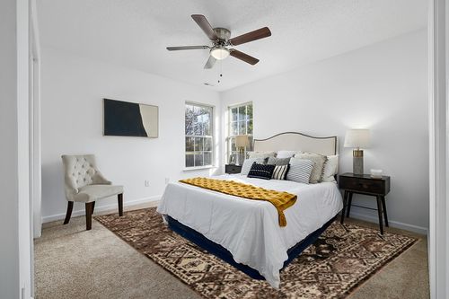 Linon RUGVT4591 Vintage Collection Nain Beige9x12, Brown, 9' x 12' in White and Yellow Modern Bedroom