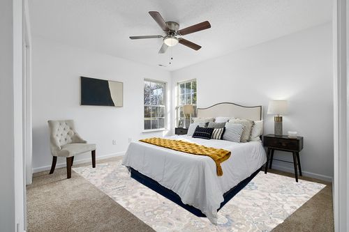 SAFAVIEH Glamour Collection 9' x 12' Grey/Blue GLM622F Handmade Premium Wool Area Rug in White and Yellow Modern Bedroom