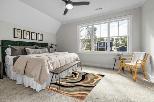 Well Woven Barclay Collection Nirvana Waves Multi Blue 5x7 Area Rug - for Living Room, Bedroom, and Dining Room in Grey Traditional Bedroom with King Bed