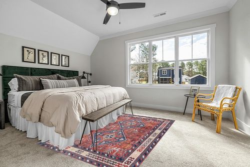 nuLOOM Stella Machine Washable Traditional Tribal Area Rug, 6x9, Rust in Grey Traditional Bedroom with King Bed