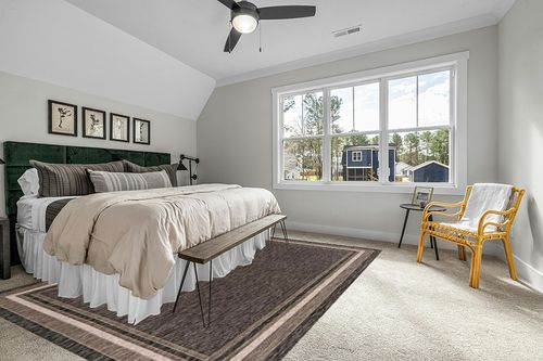 Unique Loom Outdoor Border Collection Area Rug - Soft Border (9' x 12' Rectangle, Black/ Ivory) in Grey Traditional Bedroom with King Bed