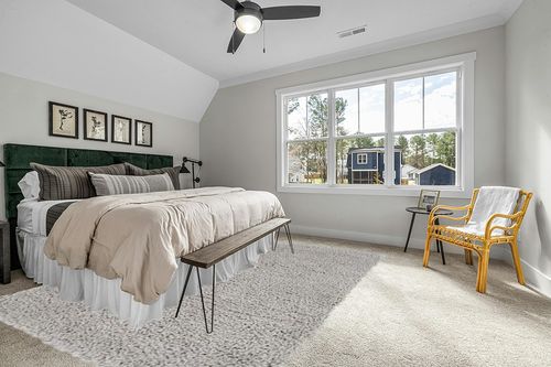 Mark&Day Area Rugs, 9x12 Abraham Modern Shag Gray Area Rug, Grey Carpet for Living Room, Bedroom or Kitchen (9'3" x 12') in Grey Traditional Bedroom with King Bed