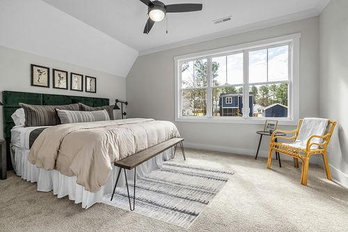 Rugshop Contemporary Bohemian Soft Area Rug 5' x 7' Gray in Grey Traditional Bedroom with King Bed