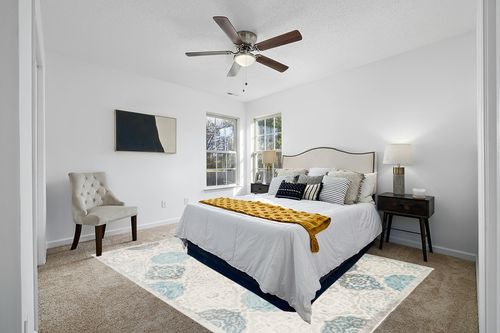 ‎Grey/Blue ‎Classic ‎Fade Resistant, Stain Resistant ‎Kitchen, Bedroom, Living Room, Home Office, Dining Room ‎Area Rug in White and Yellow Modern Bedroom