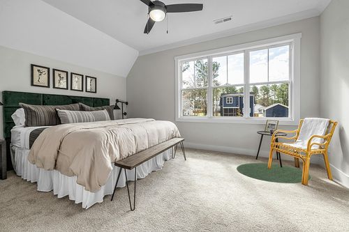 4 Ft Round Green fluffy rug in Grey Traditional Bedroom with King Bed