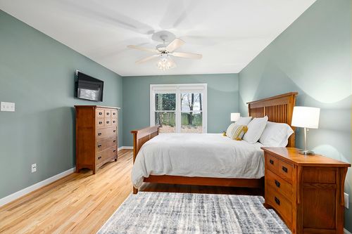 SAFAVIEH Fontana Shag Collection 4' x 6' Grey/Ivory FNT856G Modern Non-Shedding Living Room Bedroom Dining Room Entryway Plush 2-inch Thick Area Rug in Teal and Orange Wood Bedroom