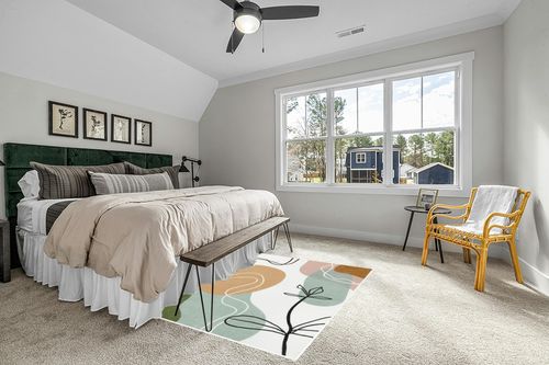 Wonnitar Boho Art 5x7 Area Rug,Modern Abstract Washable Living Room Rug,Minimalist Aesthetic Non-Slip Throw Rug for Bedroom,Non-Shedding Mid Century Floor Carpet for Dorm Den Bathroom,Pink/Green in Grey Traditional Bedroom with King Bed