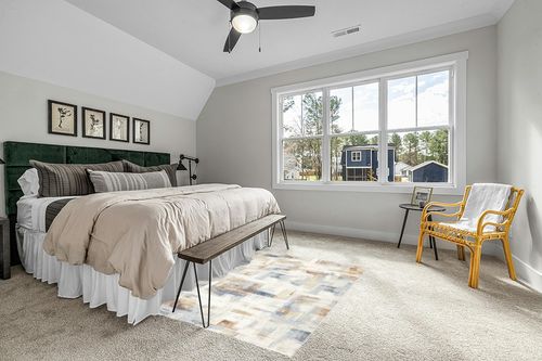 Mainstays Neutral Abstract Washable Area Rug, Abstract Neutral, 5'x7' in Grey Traditional Bedroom with King Bed