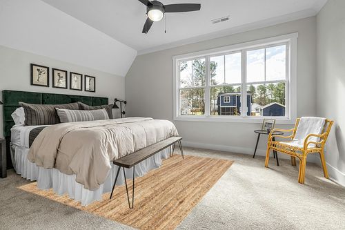 nuLOOM Rigo Hand Woven Farmhouse Jute Area Rug, 8' x 10', Natural in Grey Traditional Bedroom with King Bed