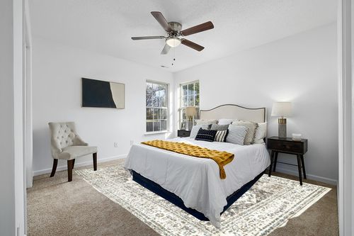 nuLOOM Tanith Vintage Medallion Area Rug, 9x12, Cream in White and Yellow Modern Bedroom