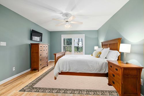 SAFAVIEH Total Performance Collection Area Rug - 9' x 12', Light Green, Hand-Hooked Border, Non-Shedding & Easy Care, Ideal for High Traffic Areas in Living Room, Bedroom (TLP755H) in Teal and Orange Wood Bedroom
