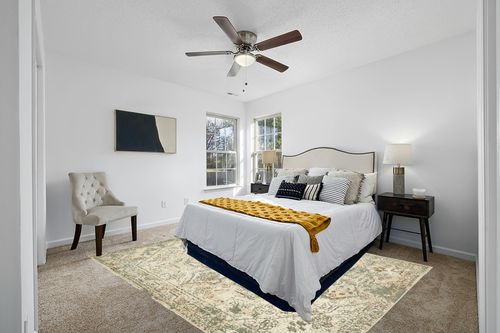 Unique Loom Tuareg Collection Area Rug - Sandstorm (8'x 10' Rectangle, Multi/ Gray) in White and Yellow Modern Bedroom