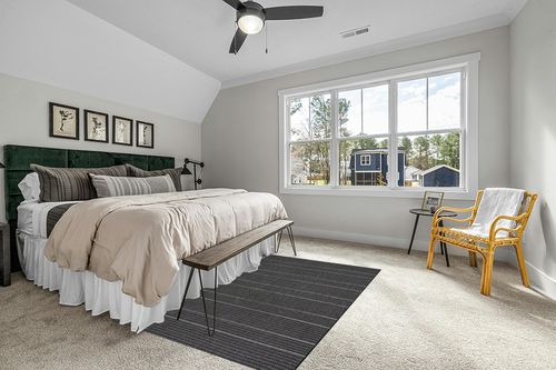 nuLOOM Alaina Indoor/Outdoor Striped Area Rug, 5x8, Black in Grey Traditional Bedroom with King Bed
