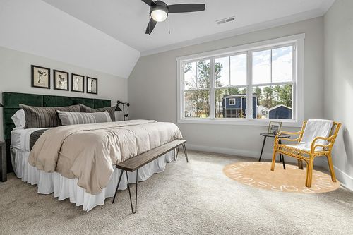 nuLOOM Kids Washable Round Alphabet Area Rug, 6' Round, Beige in Grey Traditional Bedroom with King Bed
