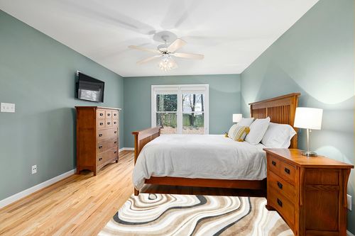 FINOREN Artistic Abstract Area Rug.Cream and Brown,4x6 Feet,Suitable for Bedroom,Living Room,Apartment,Machine Washable Non-Slip Soft Modern Interior Rug,Smudge-Proof,Non-Shedding. in Teal and Orange Wood Bedroom