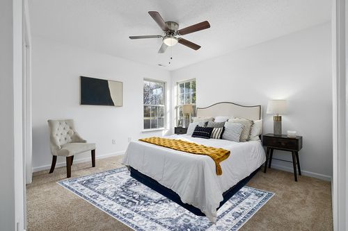 xilixili Area Rug 6x9 - Anti-Slip Backing Washable Rug - Stain Resistant Boho Rugs for Living Room,Bedroom & Dining Room,Vintage Printed Area Rugs (Navy Blue,6'x9') in White and Yellow Modern Bedroom
