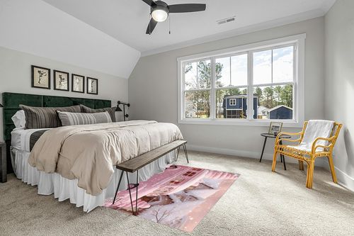 Pink Christmas Area Rug for Living Room, Rectangular Indoor Carpet - 5' x 7', Xmas Pink Truck Winter Snowflake Non-Skid Bathroom Mat Kitchen Runner Rugs for Bedroom in Grey Traditional Bedroom with King Bed