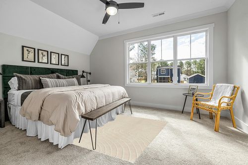 LUXE WEAVERS Modern Geometric Wave Cream 5x7 Area Rug in Grey Traditional Bedroom with King Bed